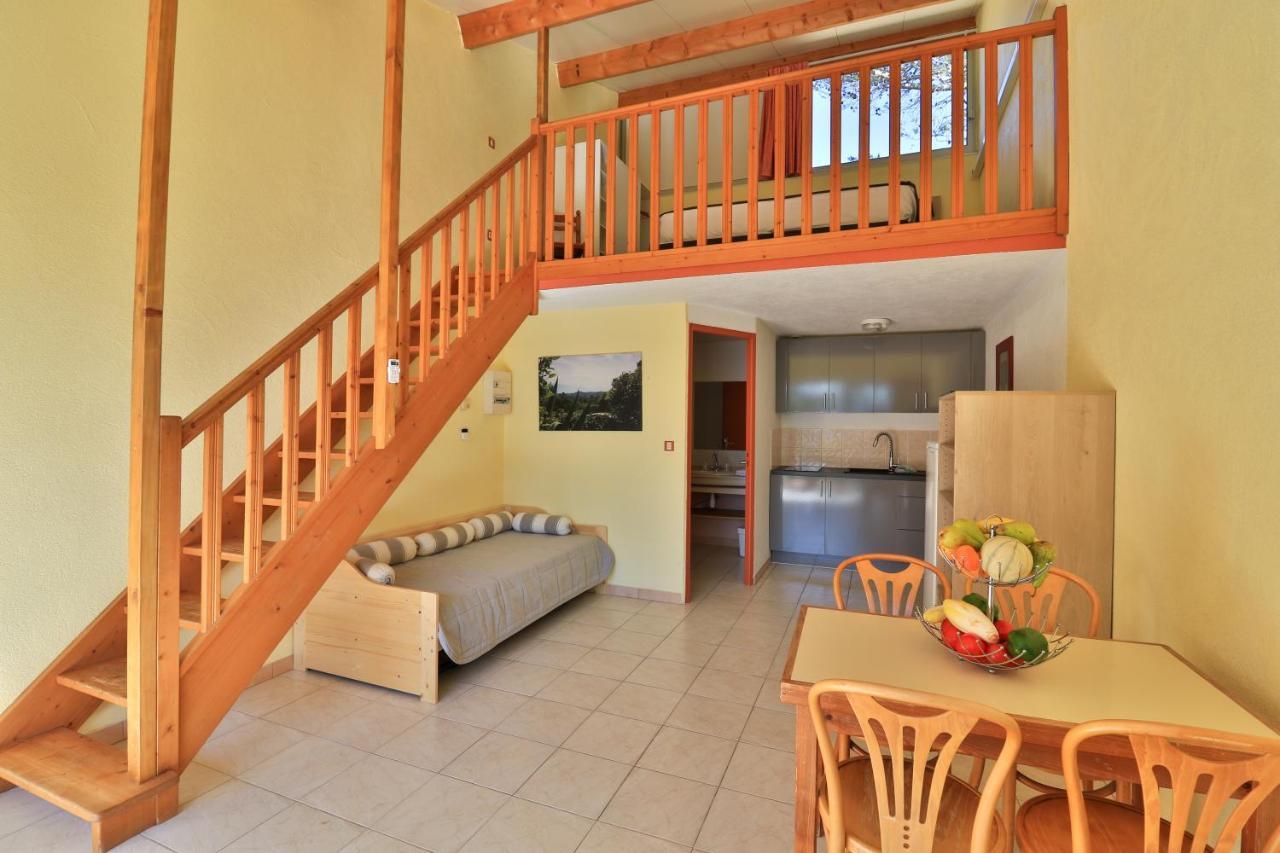 Les Arbousiers Village Hotel Provencal La Roquebrussanne Zewnętrze zdjęcie
