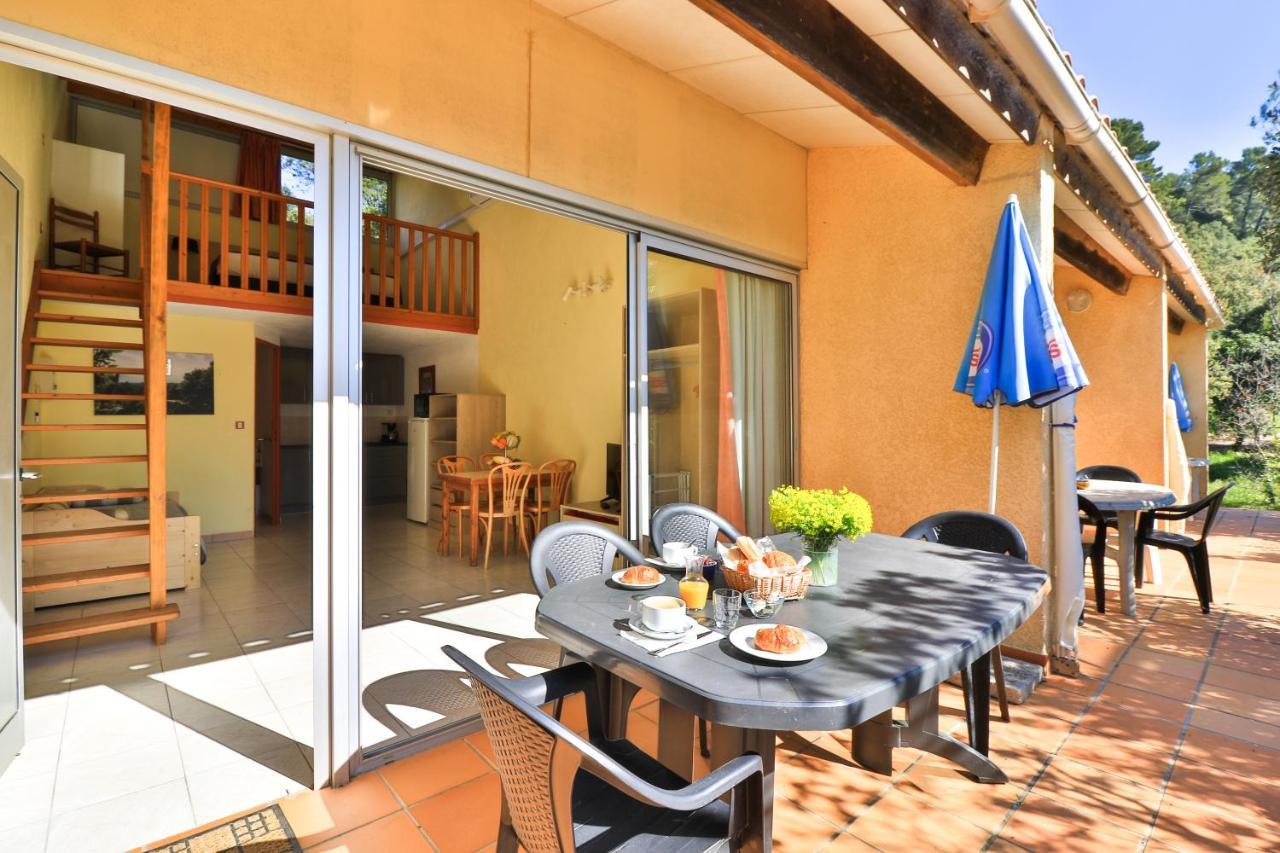 Les Arbousiers Village Hotel Provencal La Roquebrussanne Zewnętrze zdjęcie