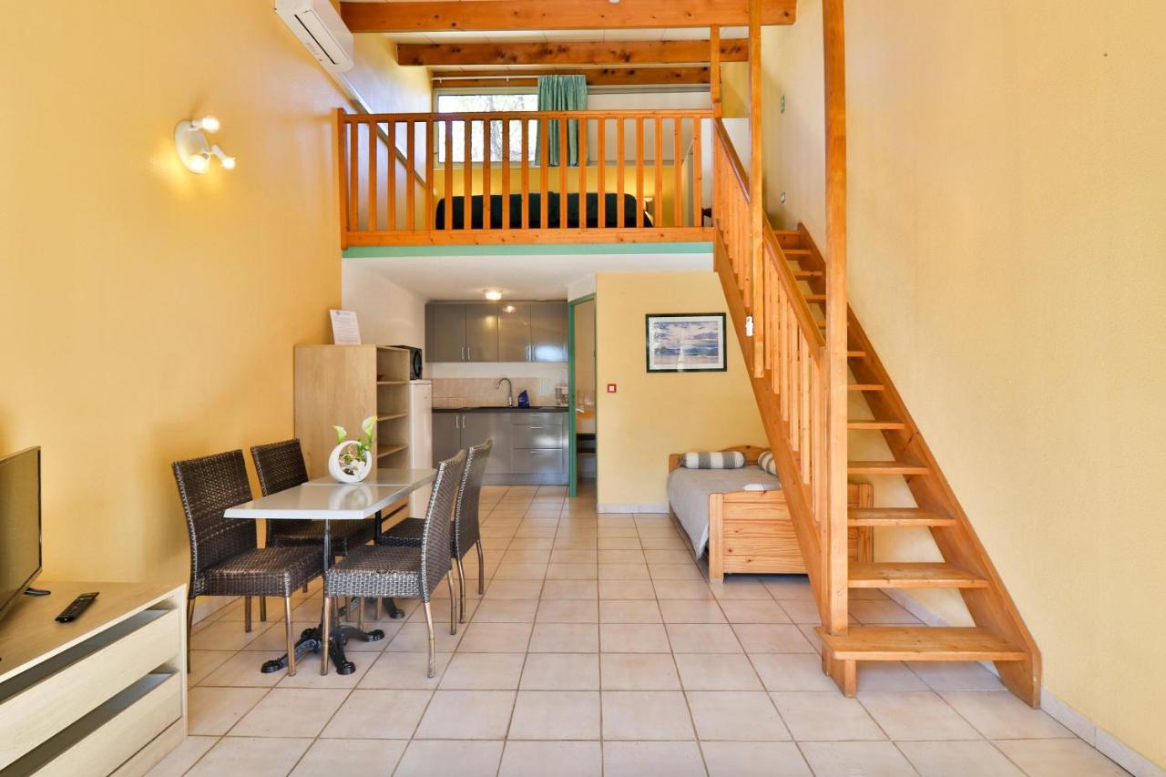Les Arbousiers Village Hotel Provencal La Roquebrussanne Zewnętrze zdjęcie
