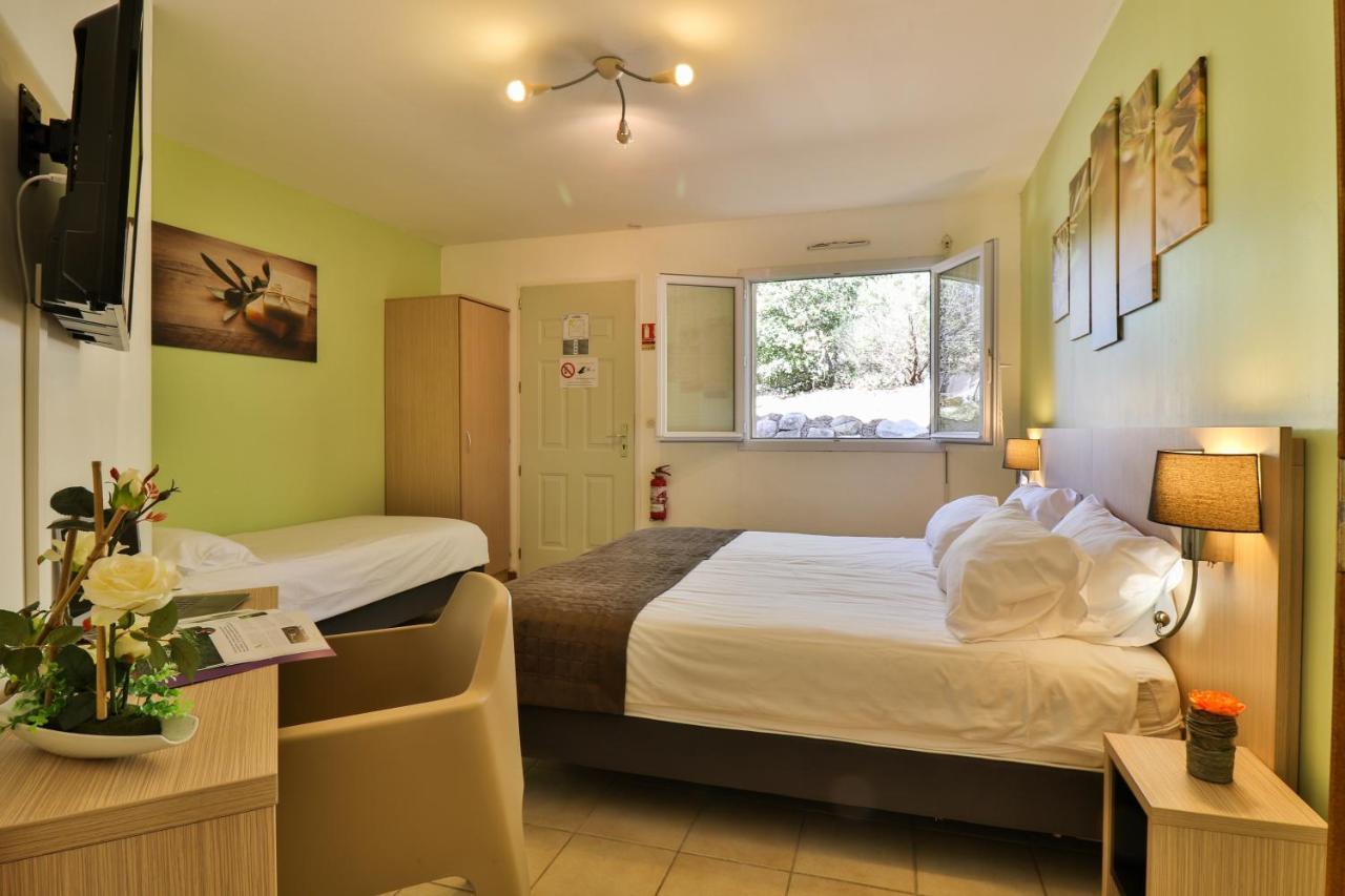 Les Arbousiers Village Hotel Provencal La Roquebrussanne Zewnętrze zdjęcie