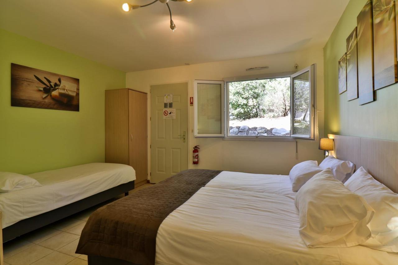 Les Arbousiers Village Hotel Provencal La Roquebrussanne Zewnętrze zdjęcie