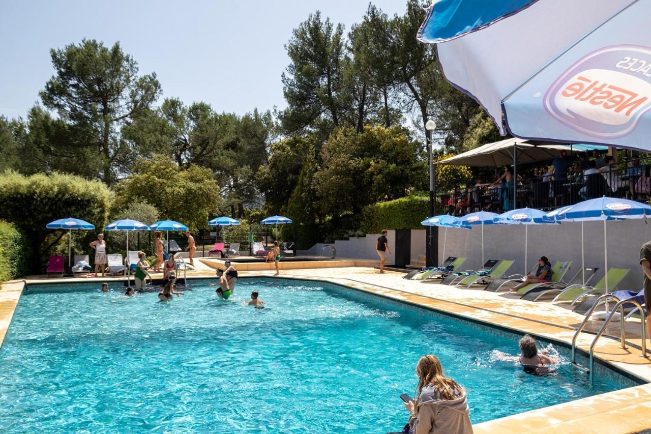 Les Arbousiers Village Hotel Provencal La Roquebrussanne Zewnętrze zdjęcie